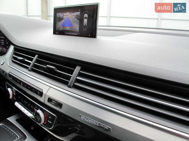 Внедорожник / Кроссовер Audi Q7 2015 в Киеве