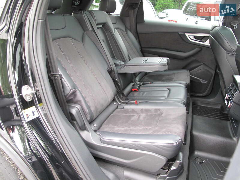 Внедорожник / Кроссовер Audi Q7 2015 в Киеве