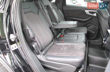 Позашляховик / Кросовер Audi Q7 2015 в 