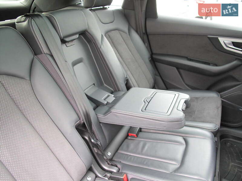 Внедорожник / Кроссовер Audi Q7 2015 в Киеве