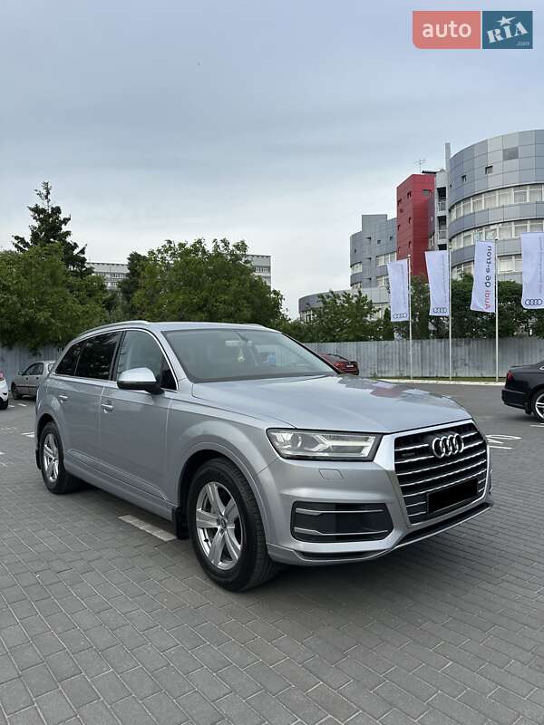 Внедорожник / Кроссовер Audi Q7 2015 в Киеве
