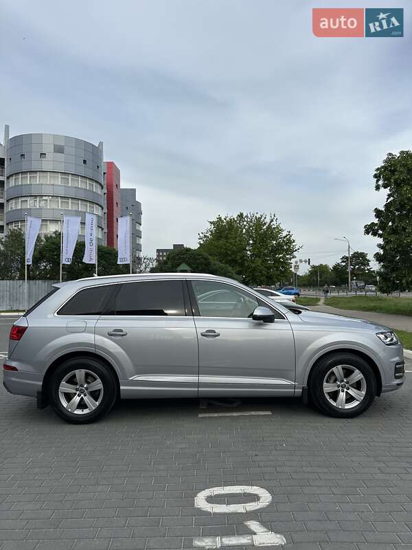 Внедорожник / Кроссовер Audi Q7 2015 в Киеве