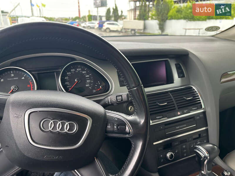 Внедорожник / Кроссовер Audi Q7 2012 в Черновцах