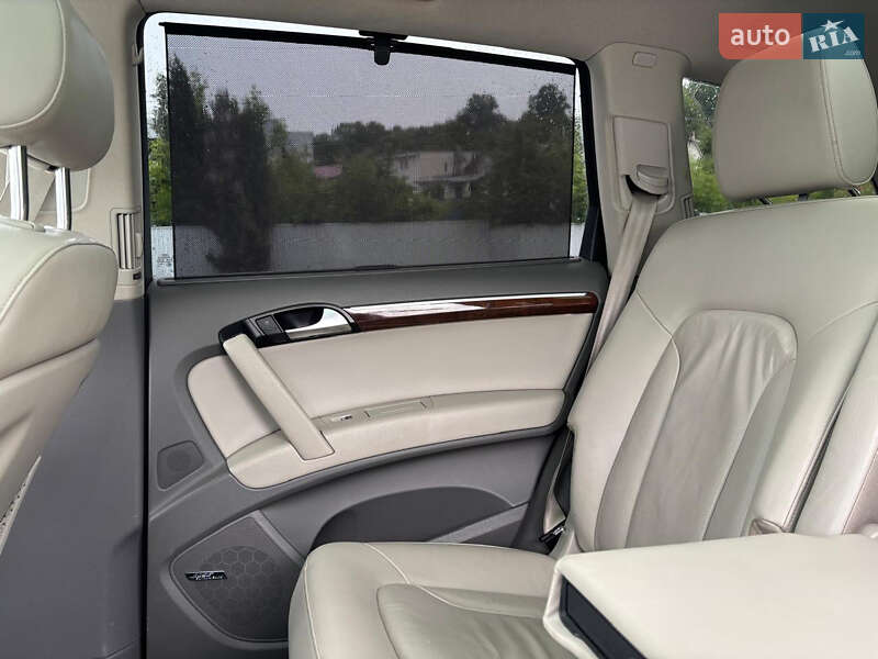 Внедорожник / Кроссовер Audi Q7 2012 в Черновцах