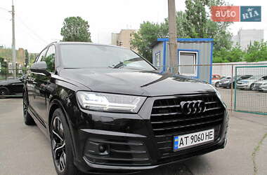 Позашляховик / Кросовер Audi Q7 2015 в 