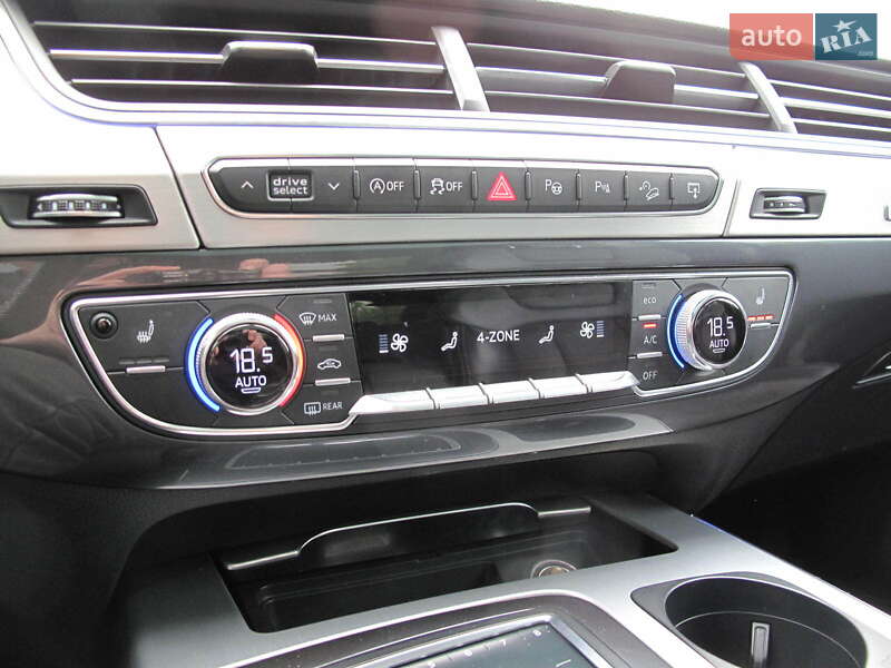 Внедорожник / Кроссовер Audi Q7 2015 в Киеве
