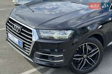 Внедорожник / Кроссовер Audi Q7 2015 в 