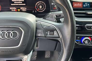 Внедорожник / Кроссовер Audi Q7 2015 в 