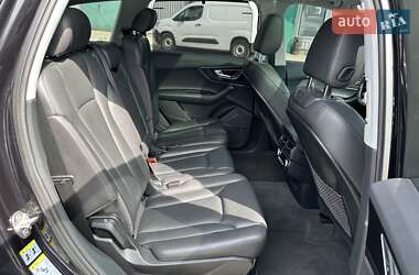 Внедорожник / Кроссовер Audi Q7 2015 в 