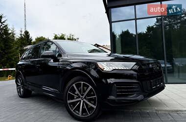 Внедорожник / Кроссовер Audi Q7 2023 в 
