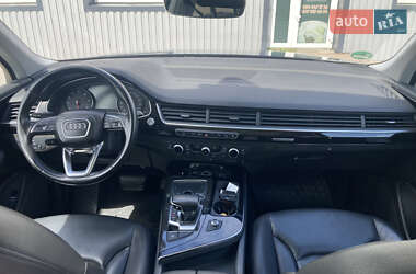 Позашляховик / Кросовер Audi Q7 2017 в 