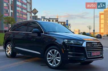 Внедорожник / Кроссовер Audi Q7 2017 в 