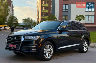 Внедорожник / Кроссовер Audi Q7 2017 в 