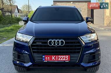 Позашляховик / Кросовер Audi Q7 2019 в 