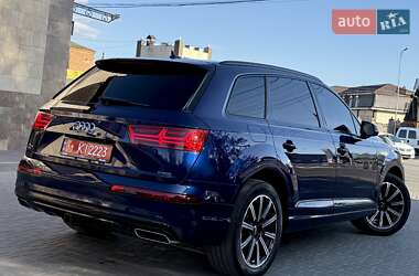 Позашляховик / Кросовер Audi Q7 2019 в 