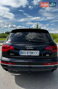 Внедорожник / Кроссовер Audi Q7 2012 в 