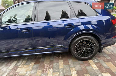 Внедорожник / Кроссовер Audi Q7 2021 в 