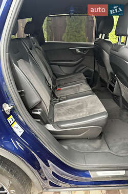 Внедорожник / Кроссовер Audi Q7 2021 в 