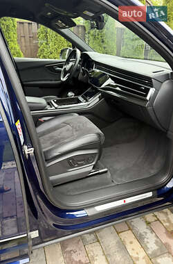 Внедорожник / Кроссовер Audi Q7 2021 в 