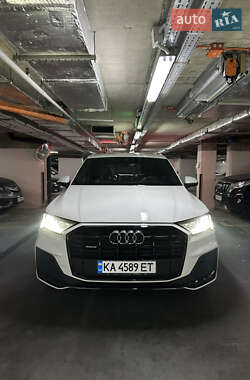 Внедорожник / Кроссовер Audi Q7 2021 в 