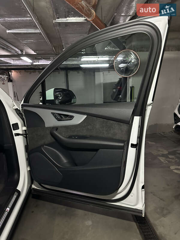 Позашляховик / Кросовер Audi Q7 2021 в Києві