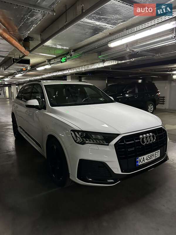 Позашляховик / Кросовер Audi Q7 2021 в Києві