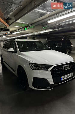 Внедорожник / Кроссовер Audi Q7 2021 в 