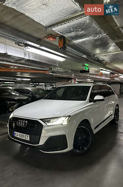 Внедорожник / Кроссовер Audi Q7 2021 в 