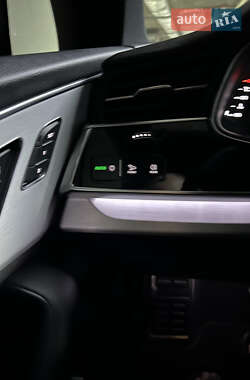 Внедорожник / Кроссовер Audi Q7 2021 в 