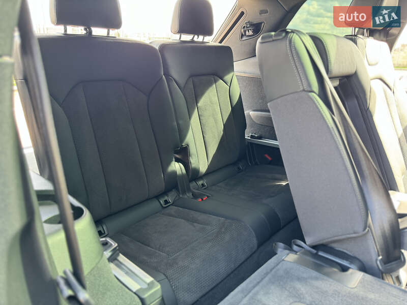 Внедорожник / Кроссовер Audi Q7 2020 в Мукачево