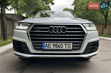 Внедорожник / Кроссовер Audi Q7 2018 в 