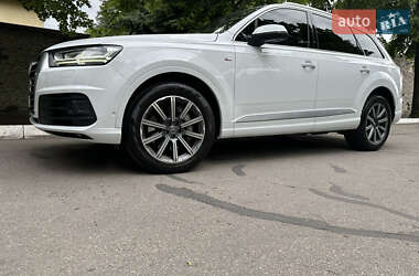 Внедорожник / Кроссовер Audi Q7 2018 в 