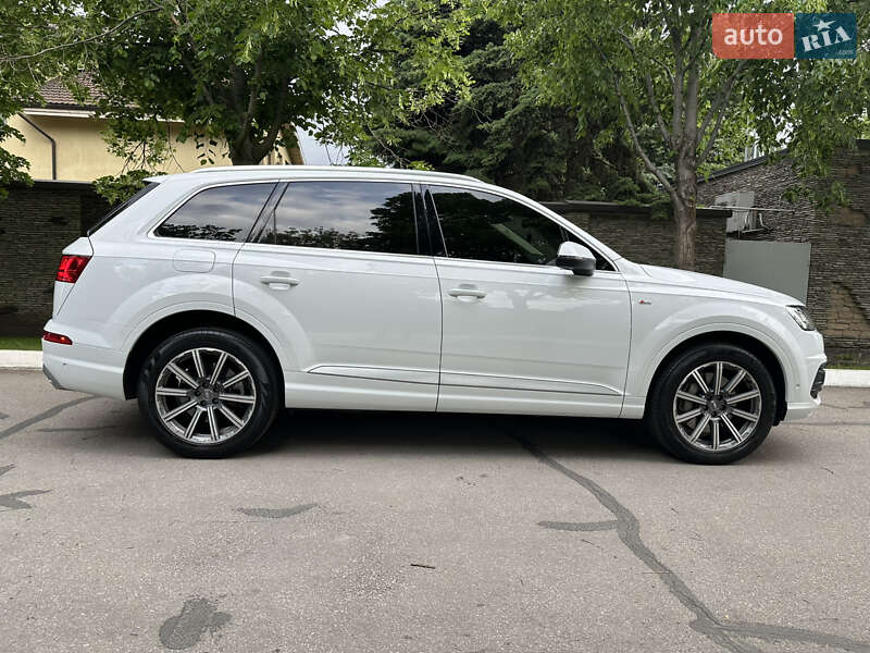 Внедорожник / Кроссовер Audi Q7 2018 в Днепре фото 20 Внедорожник / Кроссовер Audi Q7 2018 в Днепре