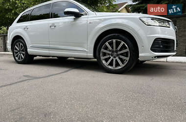 Внедорожник / Кроссовер Audi Q7 2018 в 