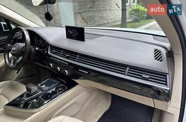 Внедорожник / Кроссовер Audi Q7 2018 в 