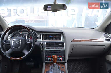 Внедорожник / Кроссовер Audi Q7 2011 в 