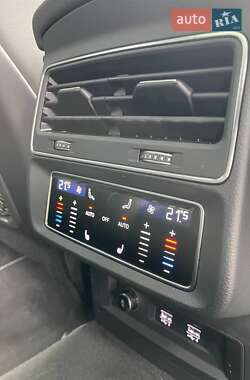 Внедорожник / Кроссовер Audi Q7 2019 в 