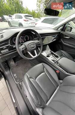 Внедорожник / Кроссовер Audi Q7 2019 в 