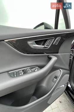 Внедорожник / Кроссовер Audi Q7 2019 в 