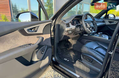 Внедорожник / Кроссовер Audi Q7 2016 в 