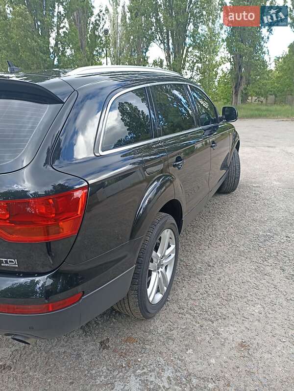 Внедорожник / Кроссовер Audi Q7 2007 в Белгороде-Днестровском