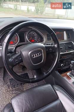 Внедорожник / Кроссовер Audi Q7 2007 в 