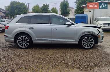Позашляховик / Кросовер Audi Q7 2017 в 