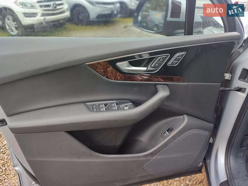 Внедорожник / Кроссовер Audi Q7 2017 в Стрые