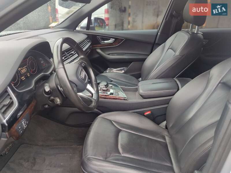 Внедорожник / Кроссовер Audi Q7 2017 в Стрые