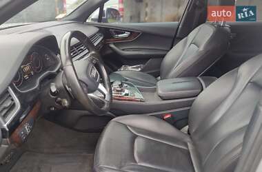 Позашляховик / Кросовер Audi Q7 2017 в 