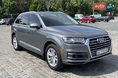 Позашляховик / Кросовер Audi Q7 2017 в 