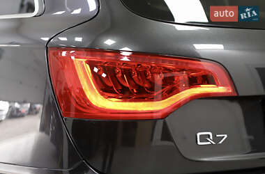 Внедорожник / Кроссовер Audi Q7 2014 в 