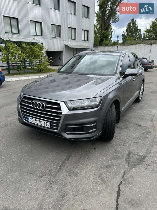 Внедорожник / Кроссовер Audi Q7 2017 в Днепре