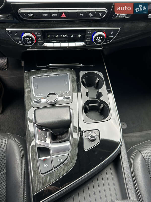 Внедорожник / Кроссовер Audi Q7 2017 в Днепре